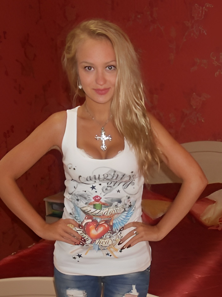 Ника привлекальеная девушка из Ярославля цена от 10000 руб