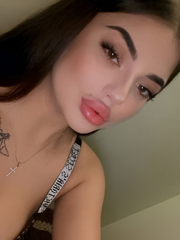 Рената привлекательная девушка из Ярославля цена от 5000 руб